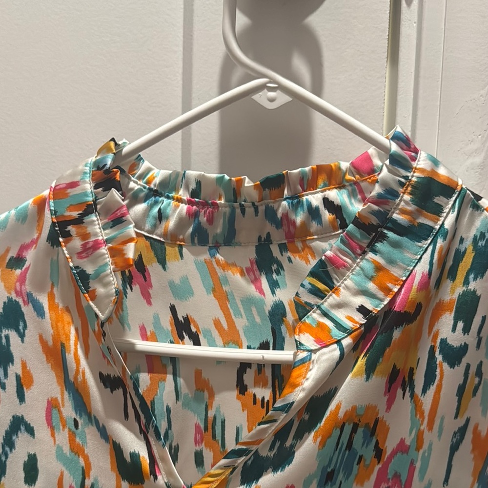 Multicolor Abstract Blouse - Picture 2 of 4